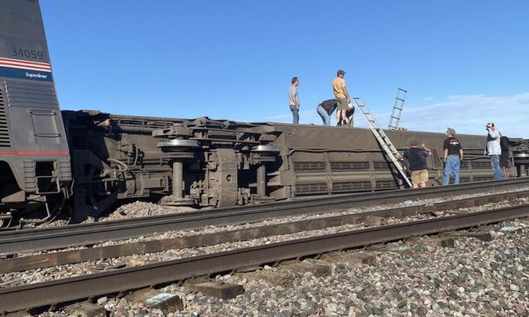 ΗΠΑ: 3 νεκροί και δεκάδες τραυματίες από εκτροχιασμό τρένου στη Μοντάνα