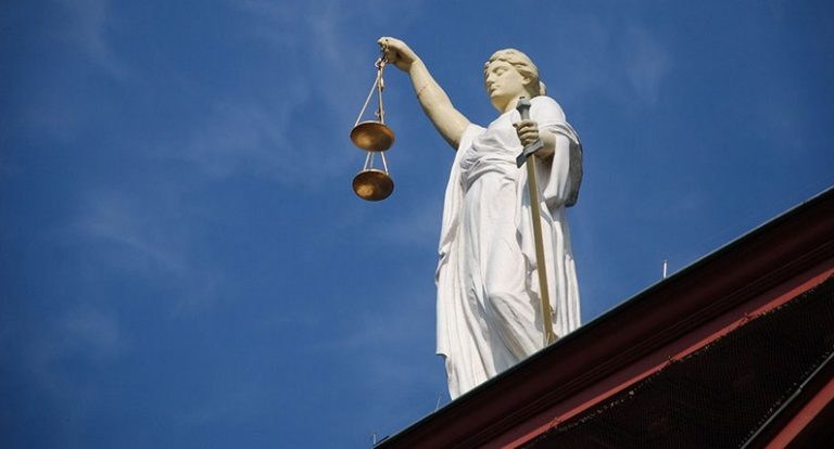 Ο εμβολιασμός των παιδιών δεν είναι καν σύννομος