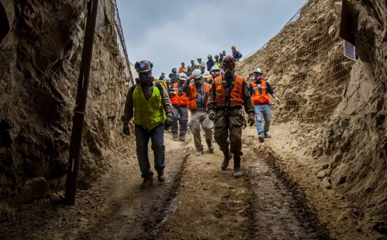 Καναδάς: 39 εργάτες παγιδευμένοι, από την Κυριακή, σε μεταλλείο -Εκατοντάδες μέτρα στα έγκατα της γης