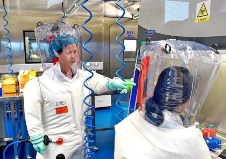 26 από τους 27 επιστήμονες που υπέγραψαν πέρσι την επίμαχη επιστολή για την προέλευση του κορωνοϊού έχουν άμεση σχέση με τη Γουχάν!