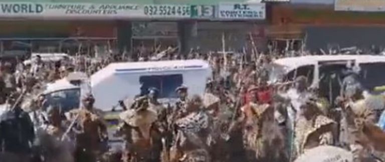 Ως και οι Ζουλού εξεγέρθηκαν στη Νότια Αφρική κατά υποχρεωτικού εμβολιασμού