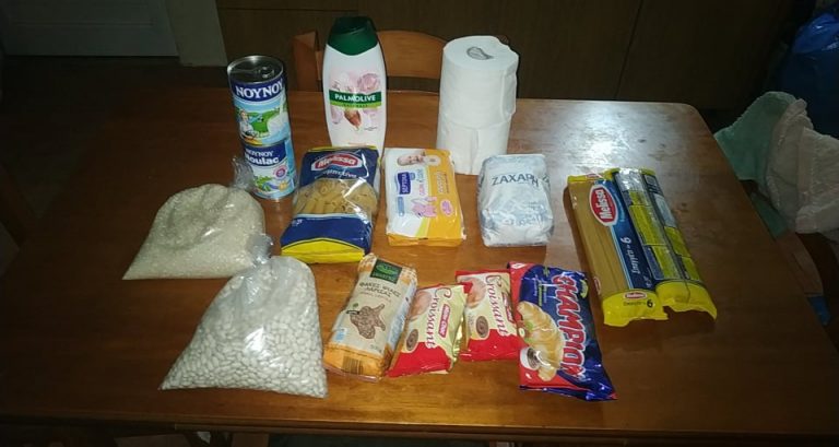 Η κοινωνικη βοηθεια , η βοηθεια σε σεισμοπληκτους …εχει μεσα κανεναν απο την ουγκαντα να μοιραζει τα ειδη πρωτης αναγκης ;