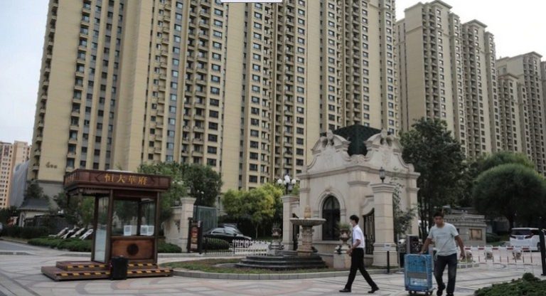 Η Evergrande απέφυγε το «ραντεβού» με τη χρεοκοπία: Πλήρωσε κρίσιμο ομόλογο