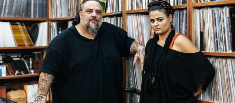 Active Member: «Πού είναι όλοι οι κοινωνικά ευαίσθητοι και οι αντιρατσιστές; – Φτου σας ξεφτίλες για ένα μεροκάματο»