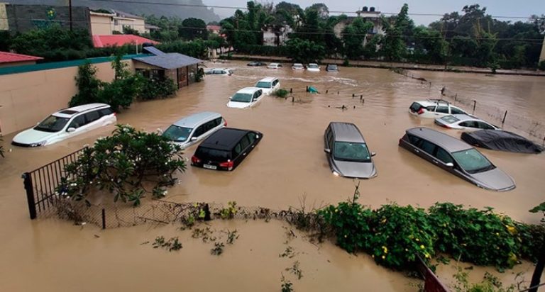 Ινδία: Τουλάχιστον 41 νεκροί από κατολισθήσεις και χειμάρρους