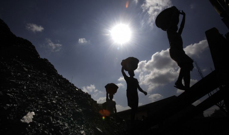 Η Ινδία στα πρόθυρα του ολικού μπλακ άουτ -16ωρες διακοπές ρεύματος