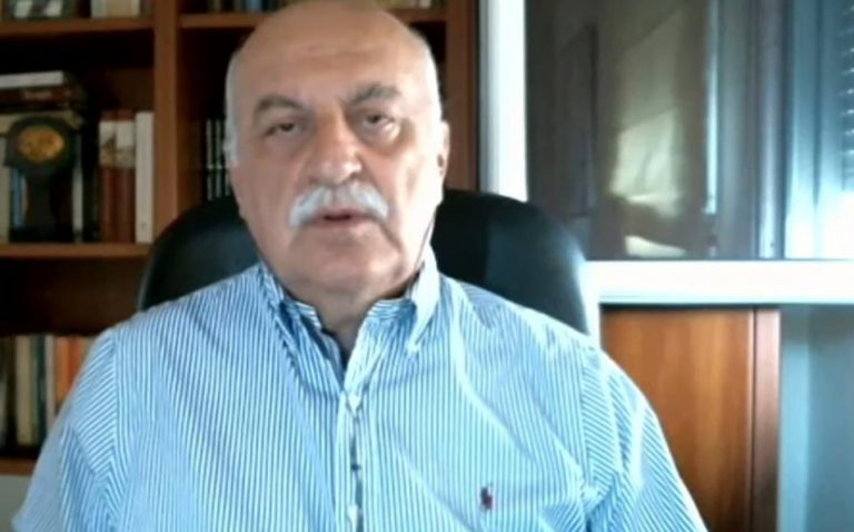 Δεν θα πάρουμε ποτέ τη ζωή μας πίσω: «Η μετα-Covid εποχή θα είναι με εμβόλιο και μάσκες» λέει ο Ν.Τζανάκης