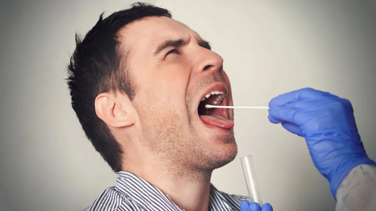 Βρετανοί επιστήμονες: To τεστ PCR είναι άχρηστο, καθαρή απάτη για την παραγωγή χρημάτων