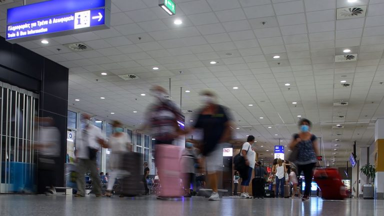 ΥΠΑ: Σε ανοδική πορεία η επιβατική κίνηση στα αεροδρόμια – Αύξηση 118,1% τον Οκτώβριο