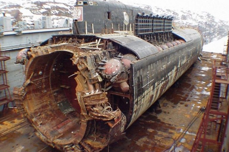 «Υποβρύχιο του ΝΑΤΟ προκάλεσε τη θανατηφόρα βύθιση του Κουρσκ που στοίχισε τη ζωή σε 118 Ρώσους»