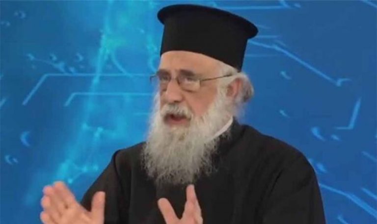 Σάλος με δηλώσεις ιερέα: Αυτά που μας πλάσαραν δεν είναι εμβόλια – Μακριά από νοσοκομεία, σκοτώνουν