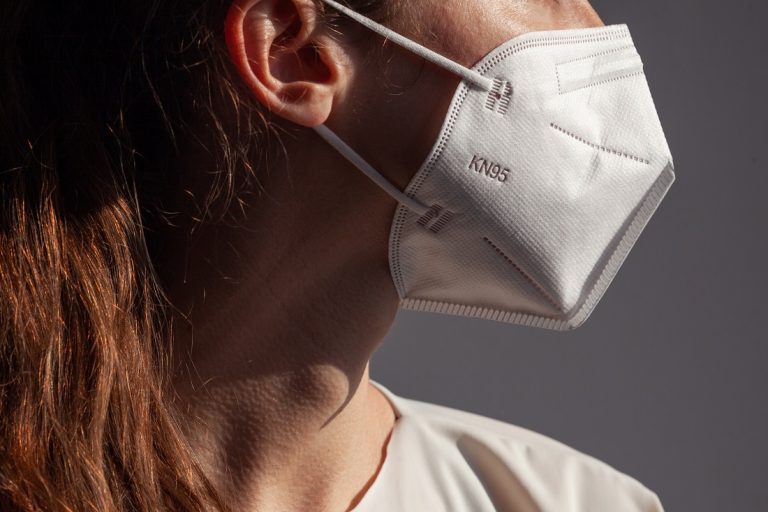 ΑΠΟ ΤΟΝ ΚΟΥΜΠΑΡΟ ΣΤΟΝ ΚΟΥΝΙΑΔΟ… ΜΙΑ ΜΑΣΚΑ (ΚΝ95) ΔΡΟΜΟΣ – ΤΟ ΝΕΟ ΜΕΤΡΟ ΚΡΥΒΕΙ ΑΚΟΜΗ ΕΝΑ ΣΚΑΝΔΑΛΟ;;;