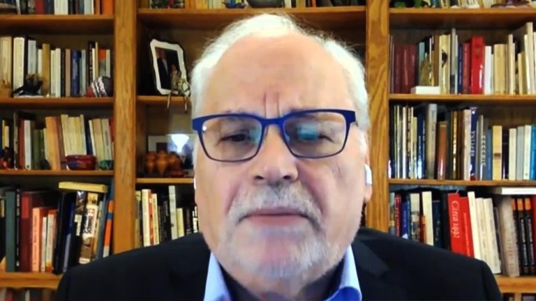 Παυλάκης και “ειδικών σοφία” – Οι εμβολιασμένοι δεν είναι προστατευμένοι από την Ο- Τότε γιατί μας λένε να εμβολιαστούμε;