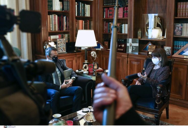 «ΠΑΓΩΝΕΙ» ολόκληρη η χώρα! Τα λόγια του Μητσοτάκη στην Σακελλαροπούλου