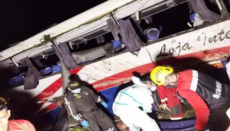 Ισημερινός: 18 νεκροί και 25 τραυματίες σε τροχαίο δυστύχημα με λεωφορείο