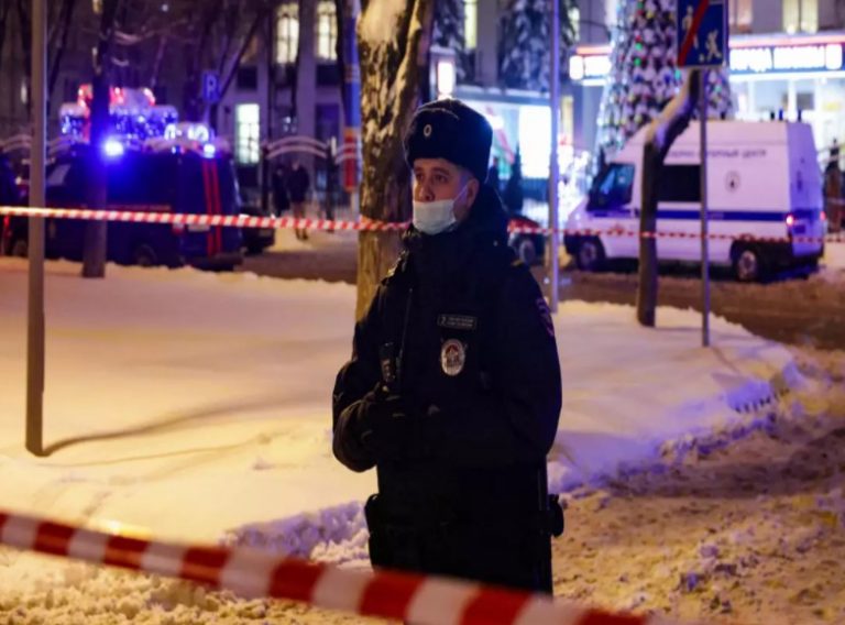 Άνδρας άνοιξε πυρ σε ΚΕΠ στη Μόσχα – Δύο νεκροί, τέσσερις τραυματίες