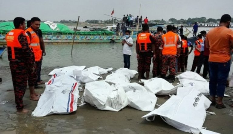 Μπανγκλαντές: Τουλάχιστον 32 νεκροί από πυρκαγιά σε φέρι μποτ