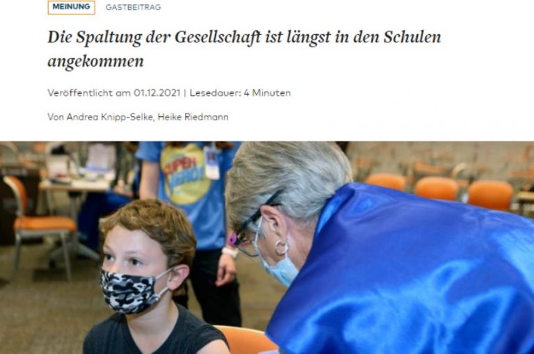 Χειροκροτούν ΕΜΒΟΛΙΑΣΜΕΝΑ παιδιά ΜΠΡΟΣΤΑ ΣΕ ΟΛΗ ΤΗΝ ΤΑΞΗ! Φασισμός στα σχολεία