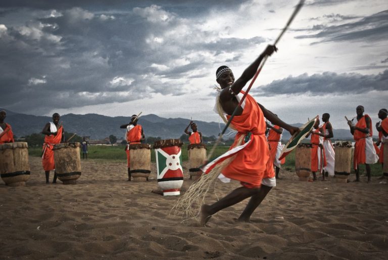 Υπαρχει καποια εξηγηση απο τους Πανεπιστημονες μας για το Μπουρουντι ;;;;;