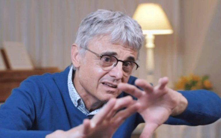 «ΠΥΡΑ» από τον επιστήμονα που ήταν στον Bill Gates: «ΔΕΝ ΜΠΟΡΕΙ να ΕΛΕΓΧΘΕΙ αυτό το εμβόλιο»!