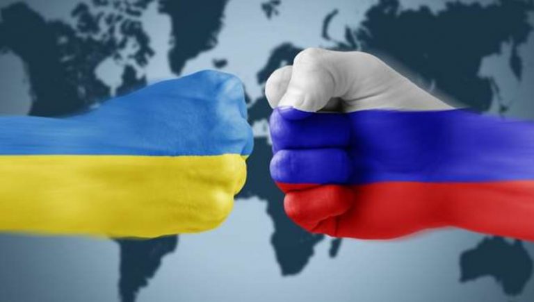 Φθηνό, κωμικοτραγικό θέατρο – Το ΝΑΤΟ αντιγράφει τον Orwell, προετοιμάζει Ουκρανία και Δύση για πόλεμο με τη Ρωσία