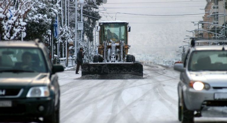 Μεγάλες ελλείψεις σε κλισέ φράσεις για το χιόνι αντιμετωπίζουν τα δελτία ειδήσεων της χώρας