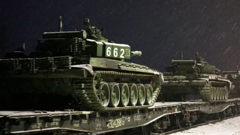 Πληροφορίες πως η Ρωσία έχει αναπτύξει έως και 190.000 στρατιωτικό προσωπικό εντός και κοντά στην Ουκρανία