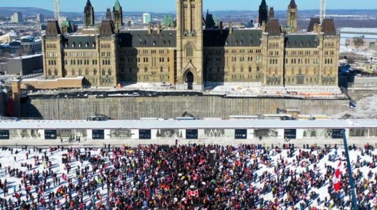 Σε κατάσταση πολιορκίας η Οττάβα! Φήμες για παραίτηση Τριντό