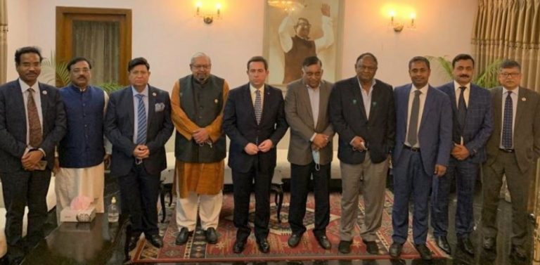 Μουσουλμάνος από το Μπαγκλαντές ΜΑΧΑΙΡΩΣΕ την έγκυο αφεντικίνα του! «ΔΕΝ ΔΕΧΟΜΑΙ ΕΝΤΟΛΕΣ ΑΠΟ ΓΥΝΑΙΚΑ», είπε