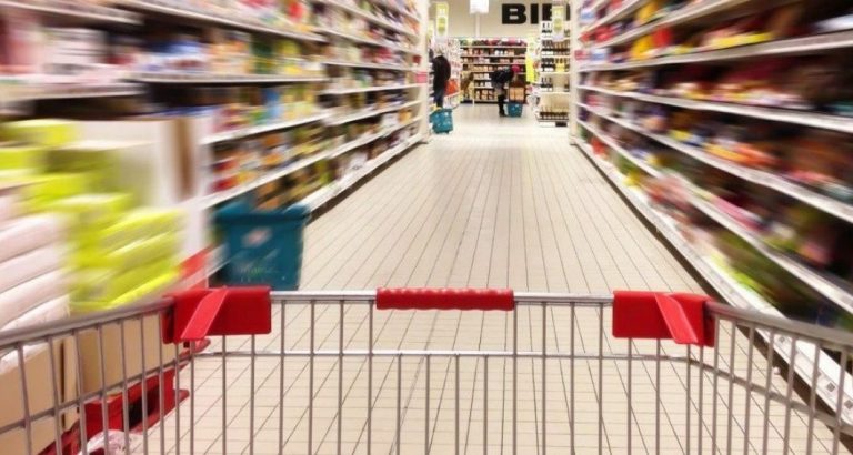 «Κόφτης» στα ιταλικά σούπερ μάρκετ – Μπορούν να αγοράσουν μέχρι 4 κουτιά με ζάχαρη, αλεύρι και σπορέλαιο