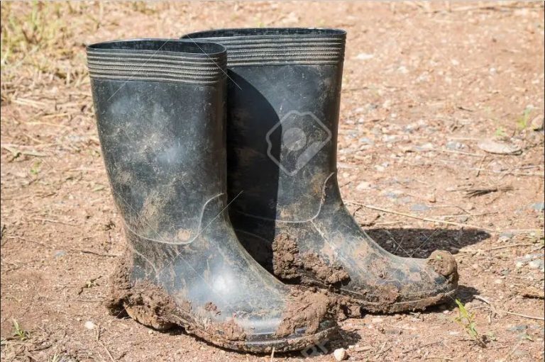 Ειναι και ο νικολακης ο δενδιας που το πολυσκεφτεται…