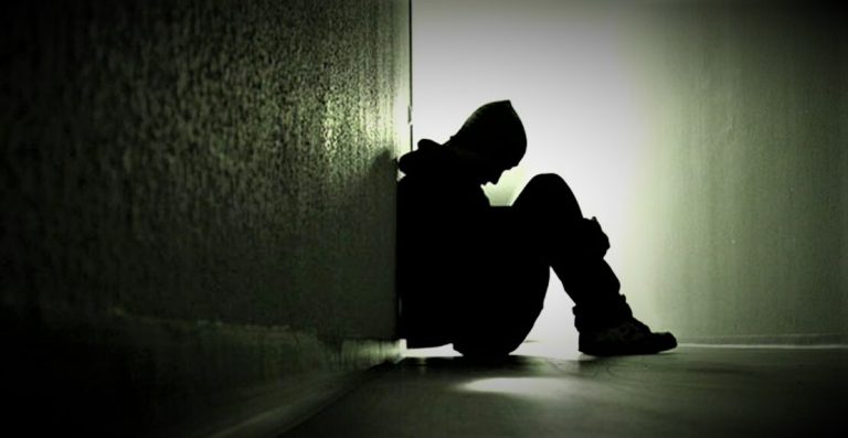 Οι Έλληνες οι πιο δυστυχισμένοι πολίτες της ΕΕ την τριετία Μητσοτάκη – Τι δείχνει η έρευνα του HWR!