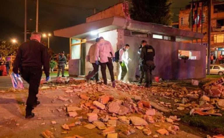 Κολομβία: Βομβιστική επίθεση μπροστά σε αστυνομικό τμήμα στην Μπογκοτά – Ένα παιδί νεκρό και 30 τραυματίες