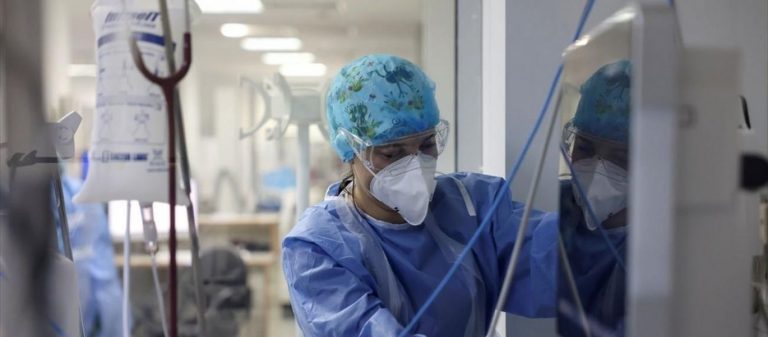 Απειλή για το ΕΣΥ ο Candida Auris – Τι εξηγεί η διευθύντρια ΜΕΘ του Σωτηρία για τον ανθεκτικό μήκυτα