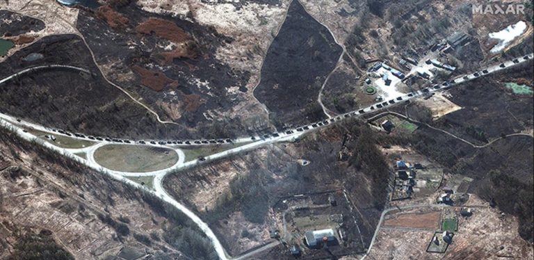 Εισβολή στην Ουκρανία: Κλιμακώνουν την επίθεση οι Ρώσοι -Σε κλοιό το Κίεβο, 70 νεκροί σε στρατιωτική βάση