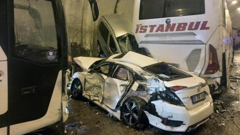 Καραμπόλα 18 οχημάτων σε τούνελ στην Τουρκία – Δείτε πώς έγινε