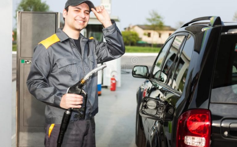 Έρευνα: Ομόρφυνε ξαφνικά ο βενζινάς ή είναι ιδέα σας;