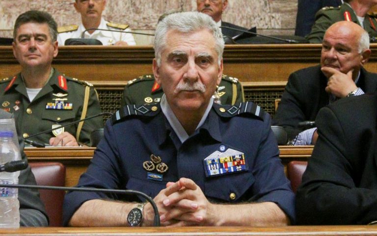 Επίτιμος αρχηγός ΓΕΕΘΑ Χ. Χριστοδούλου: Η Ελλάδα ΔΕΝ ΕΠΡΕΠΕ να εμπλακεί με ΟΠΛΑ στην Ουκρανία