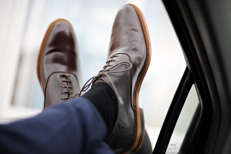 Μια μέρα περνάς από ένα κατάστημα και βλέπεις ένα υπέροχο ζευγάρι παπούτσια,