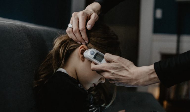 Λάρισα: Ύποπτο κρούσμα ηπατίτιδας σε 16χρονη – Το κορίτσι είναι εμβολιασμένο για τον Covid-19