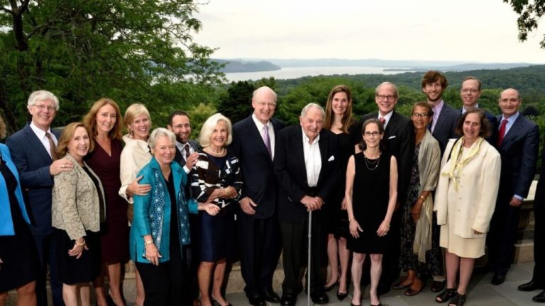 Βγήκαν μπροστά οι Ροκφέλερ: Έρχεται ΜΑΖΙΚΗ ΠΑΓΚΟΣΜΙΑ ΠΕΙΝΑ, αυτή είναι η λύση