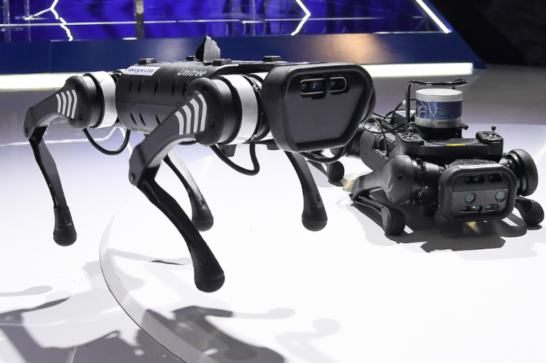 Σαγκάη: «Μας επιτηρούν ρομπότ – Είμαι σε lockdown 25 ημέρες με παιδί 9 μηνών» λέει εγκλωβισμένος Ελληνας