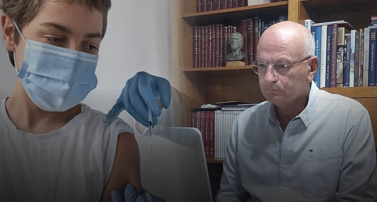 Παιδίατρος Απόστολος Ζέρβας: “Η μάσκα δεν είναι για προστασία, δηλώνει την υποταγή μας. Η χρήση της στην εκκλησία, μας ντροπιάζει όλους”