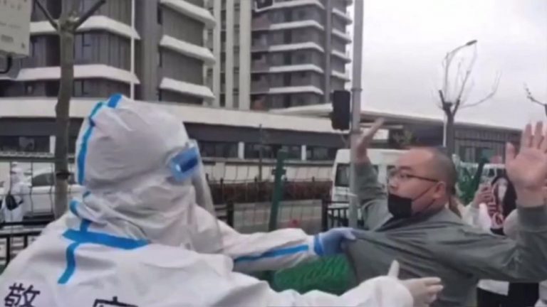 Σανγκάη: πολίτες όμηροι της κινεζικής οικονομίας