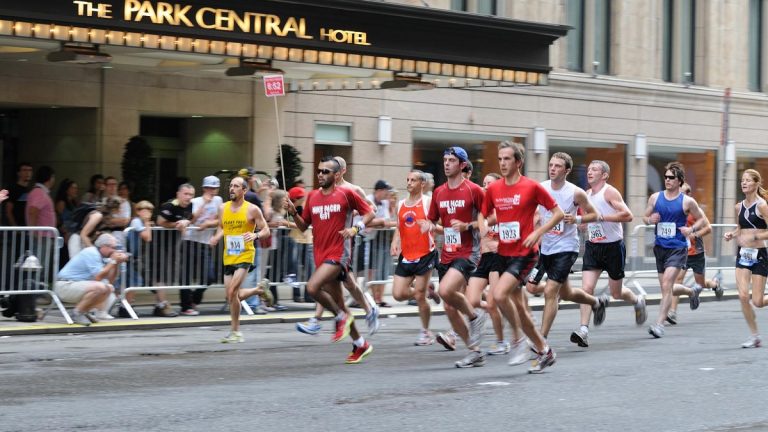 ΝΕΑ ΥΟΡΚΗ: 30ΧΡΟΝΟΣ ΔΡΟΜΈΑΣ ΚΑΤΑΡΡΈΕΙ ΜΕΤΆ ΑΠΌ ΗΜΙΜΑΡΑΘΏΝΙΟ ΚΑΙ ΠΕΘΑΙΝΕΙ, ΆΛΛΟΙ 15 ΚΑΤΑΛΉΓΟΥΝ ΣΤΟ ΝΟΣΟΚΟΜΕΊΟ -ΟΥΔΕΙΣ ΕΧΕΙ ΑΝΤΙΛΗΦΘΕΙ ΤΑ ΜΥΣΤΙΚΑ ΟΦΕΛΗ ΤΗΣ ΧΑΖΑΡΙΚΗΣ ΕΝΕΣΗΣ