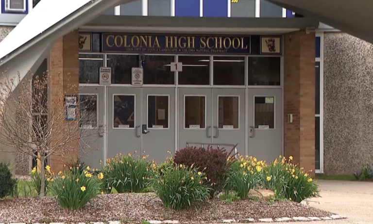 ΗΠΑ: Μυστήριο για τα σχεδόν 100 περιστατικά σπάνιων καρκίνων σε σχολείο