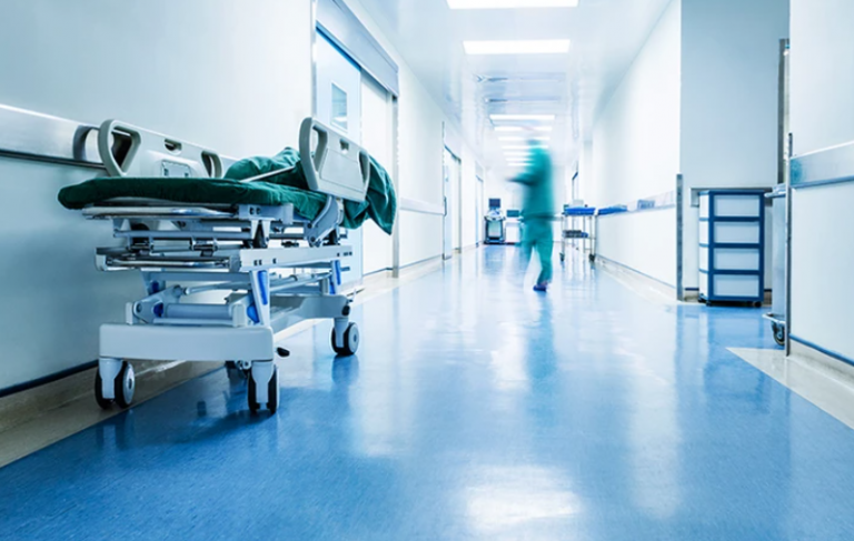 Αθλιότητες στο νοσοκομείο Μεταξά: Διέκοψαν την επέμβαση καρκινοπαθή λόγω βλάβης!