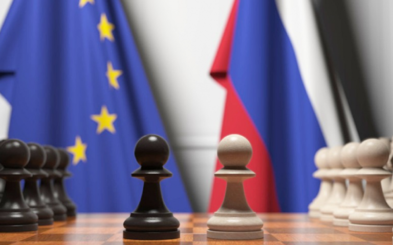 Economist: Η οικονομία της Ρωσίας αντέχει στις δυτικές κυρώσεις – Αρνητικές οι επιπτώσεις στην ΕΕ