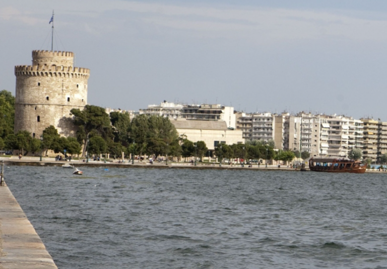 Θεσσαλονίκη: Μαθητές νοίκιασαν παπάκια και έπεσαν στον… Θερμαϊκό