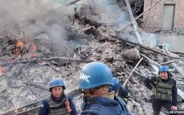 Βομβαρδίστηκε σχολείο στο Λουχάνσκ: Φόβοι για δεκάδες νεκρούς